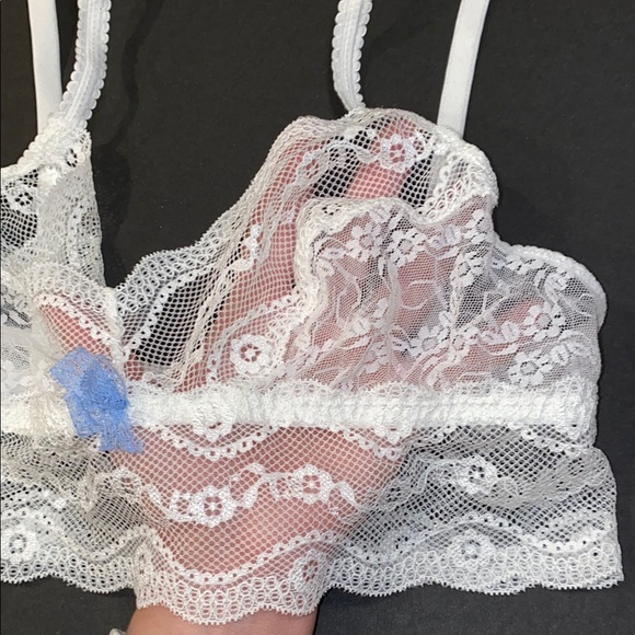 Small b.tempt’d by Wacoal White Floral Stretch Lace Bralette Sheer Flowers VCUC - Picture 5 of 13